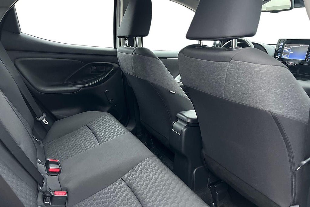 Vehicle Image 10