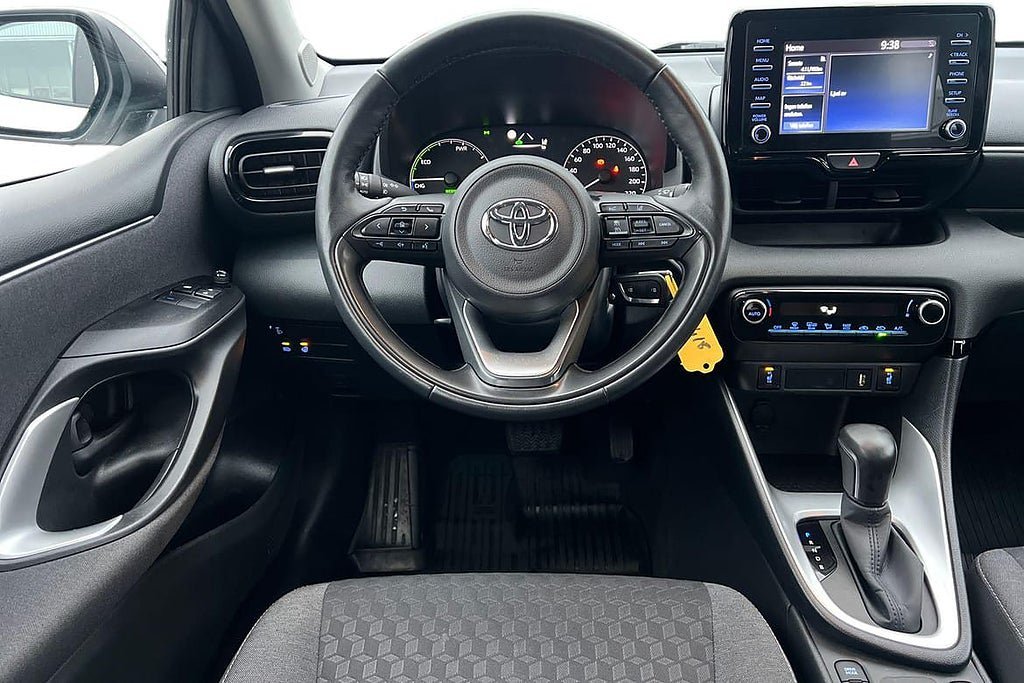 Vehicle Image 12