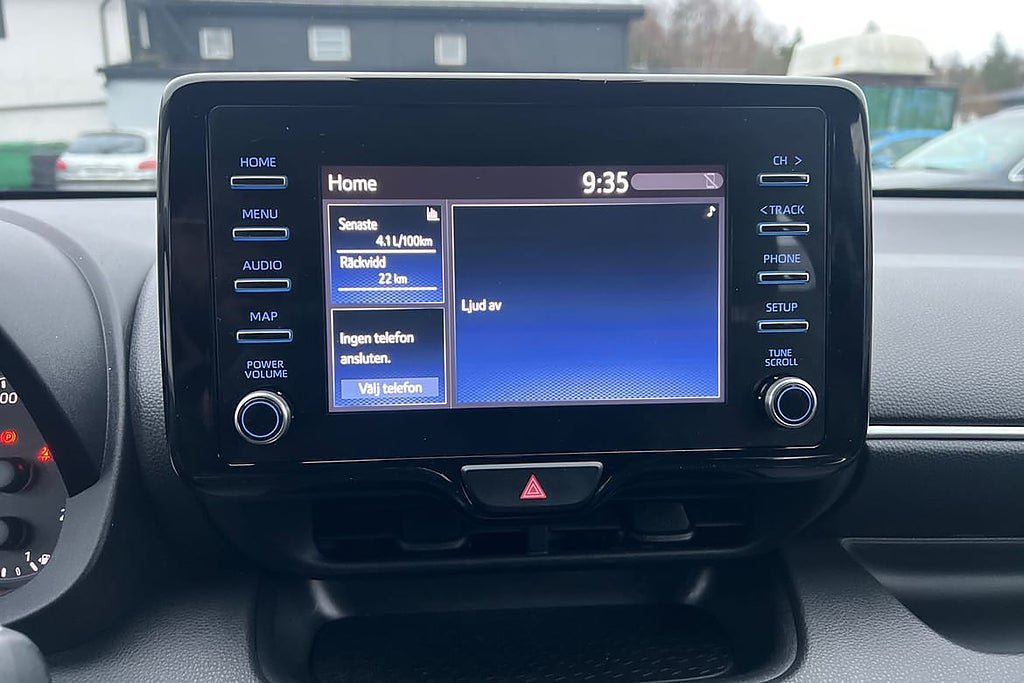 Vehicle Image 16