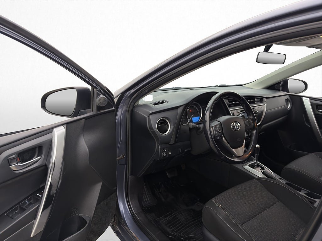 Vehicle Image 11