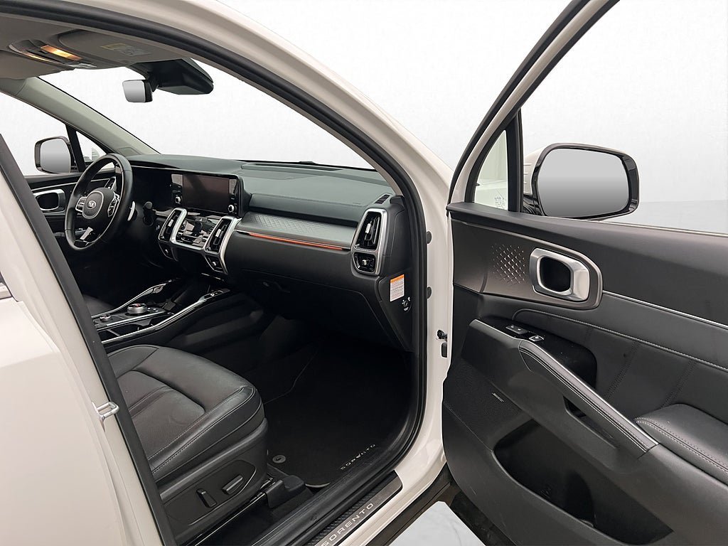 Vehicle Image 32