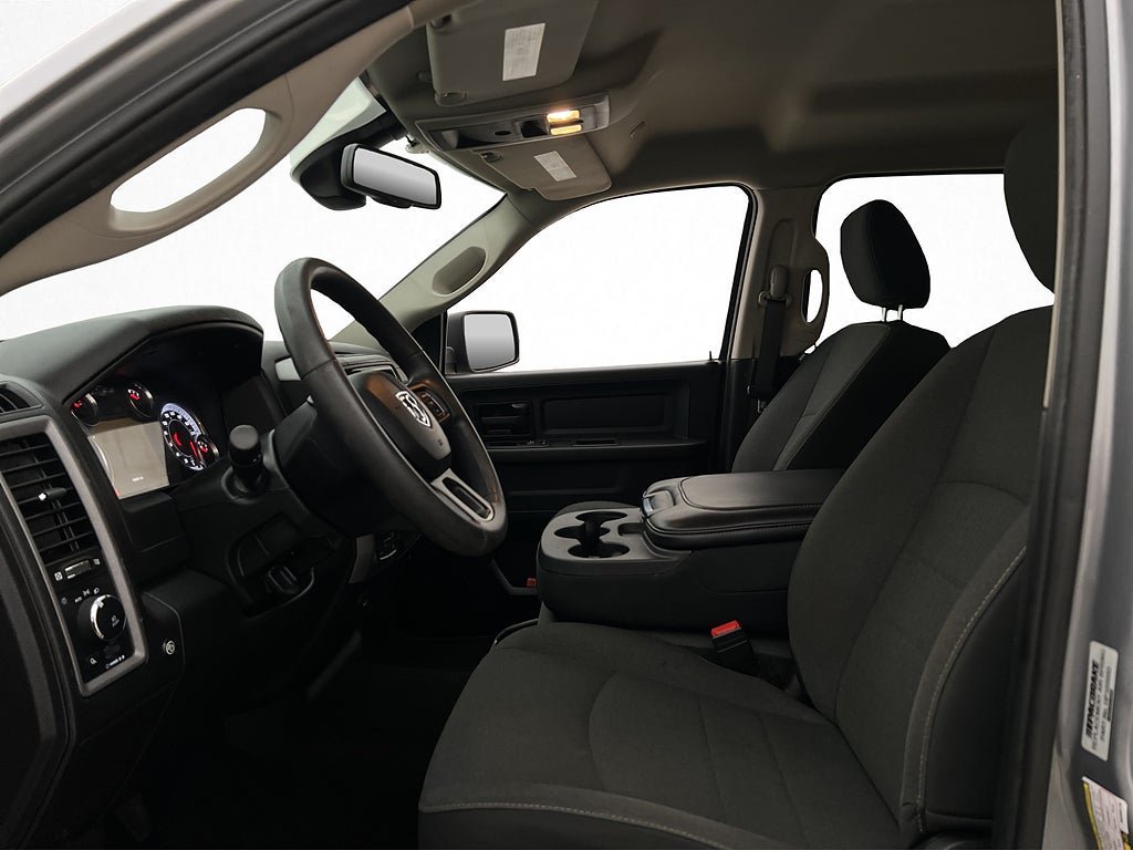 Vehicle Image 13