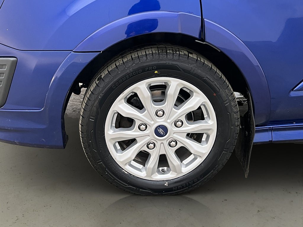 Vehicle Image 28