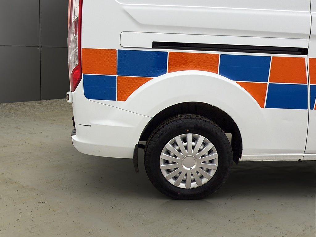 Vehicle Image 32
