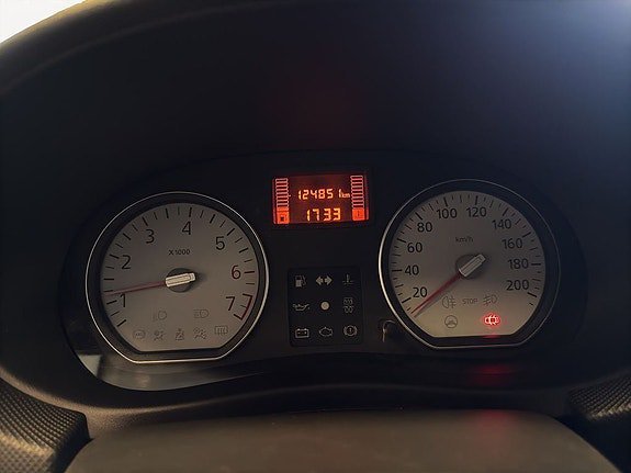 Vehicle Image 13