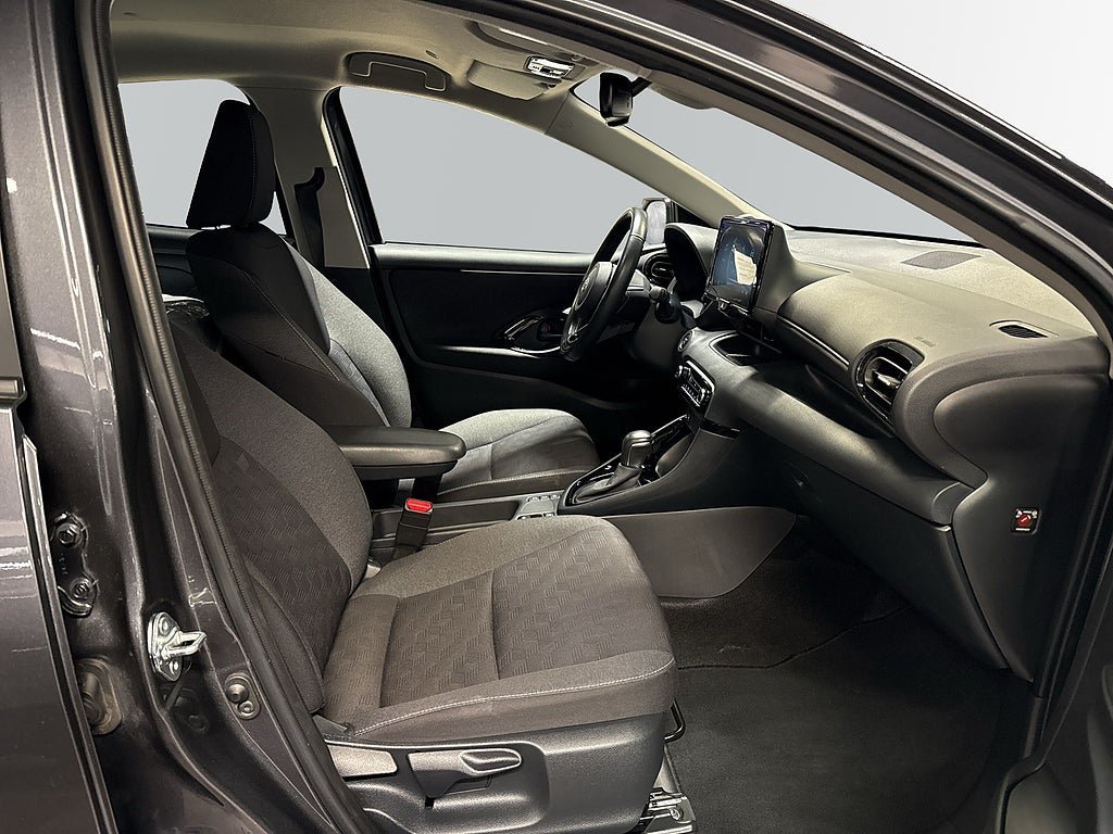 Vehicle Image 6