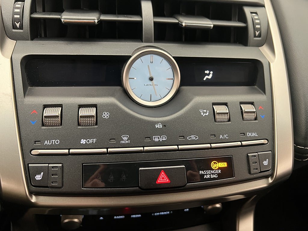 Vehicle Image 29