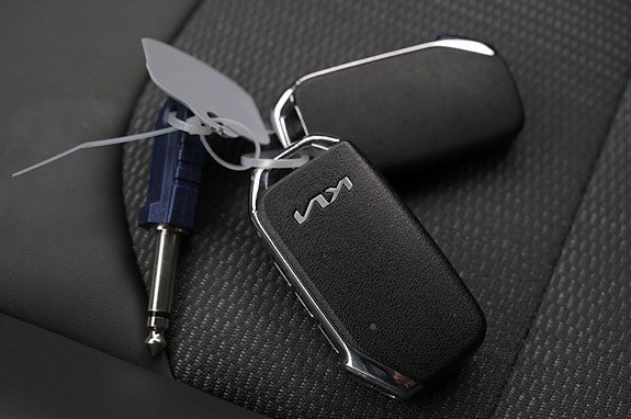 Vehicle Image 23