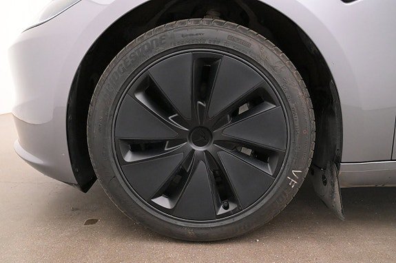 Vehicle Image 27