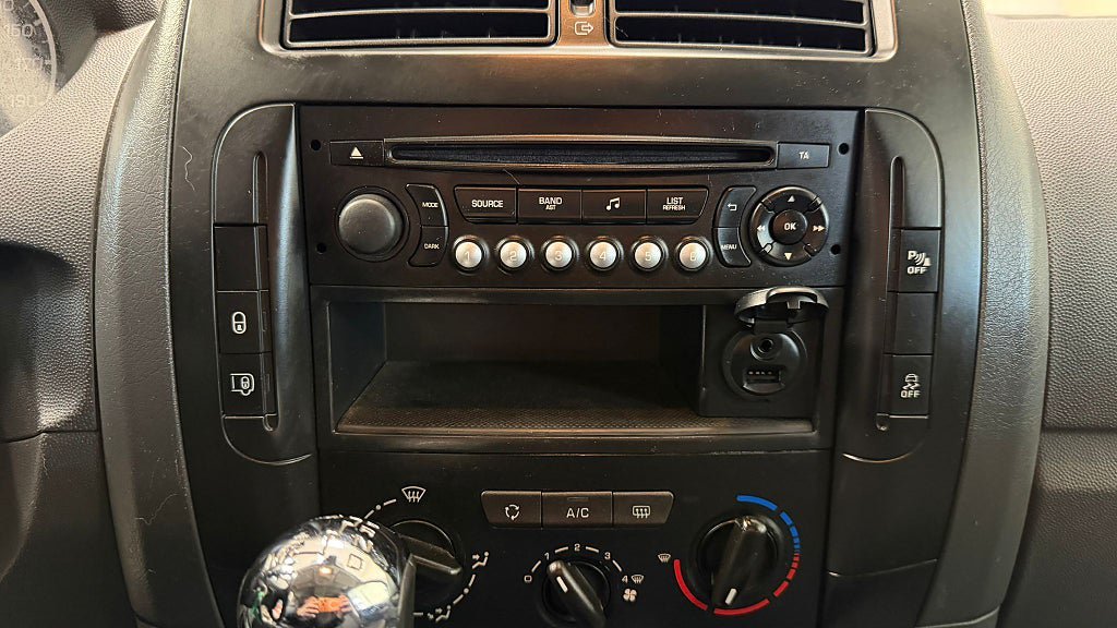 Vehicle Image 19