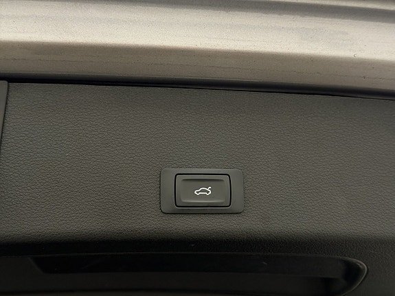 Vehicle Image 29