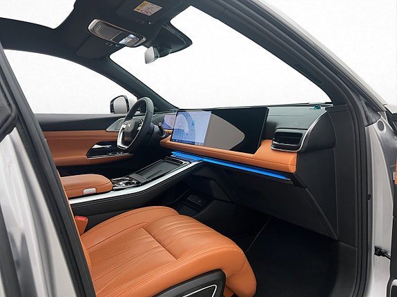 Vehicle Image 32