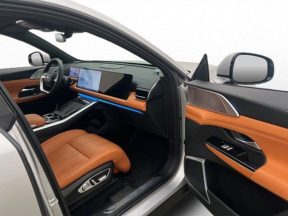 Vehicle Image 33