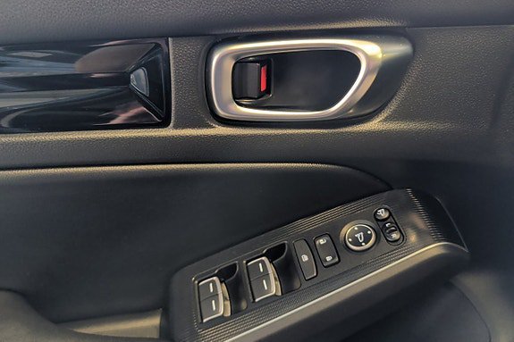 Vehicle Image 23