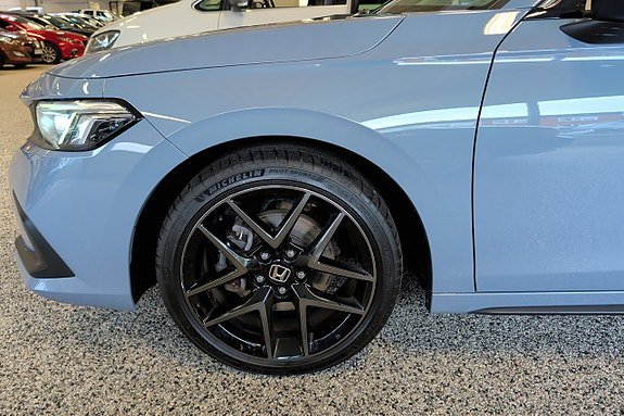 Vehicle Image 33
