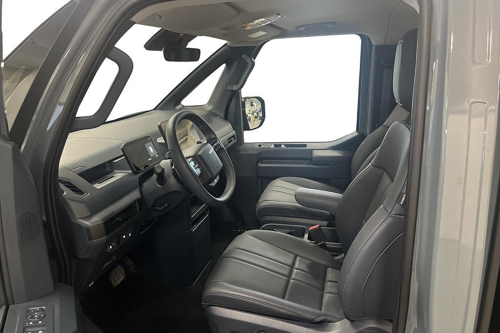Vehicle Image 9