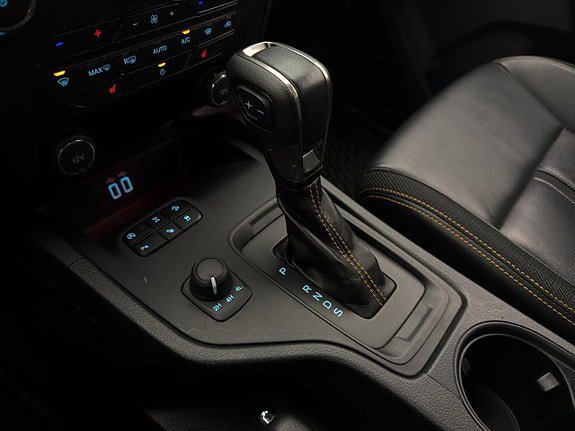 Vehicle Image 28