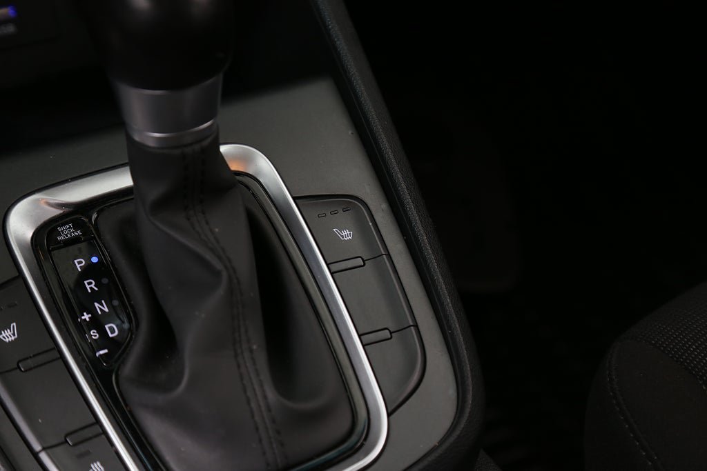 Vehicle Image 16