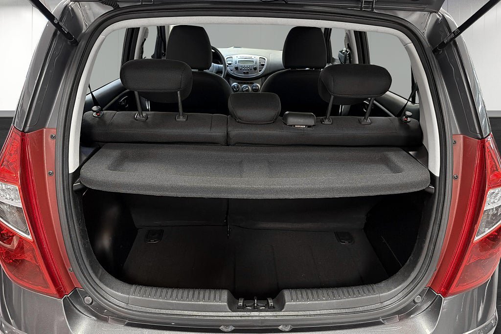 Vehicle Image 12