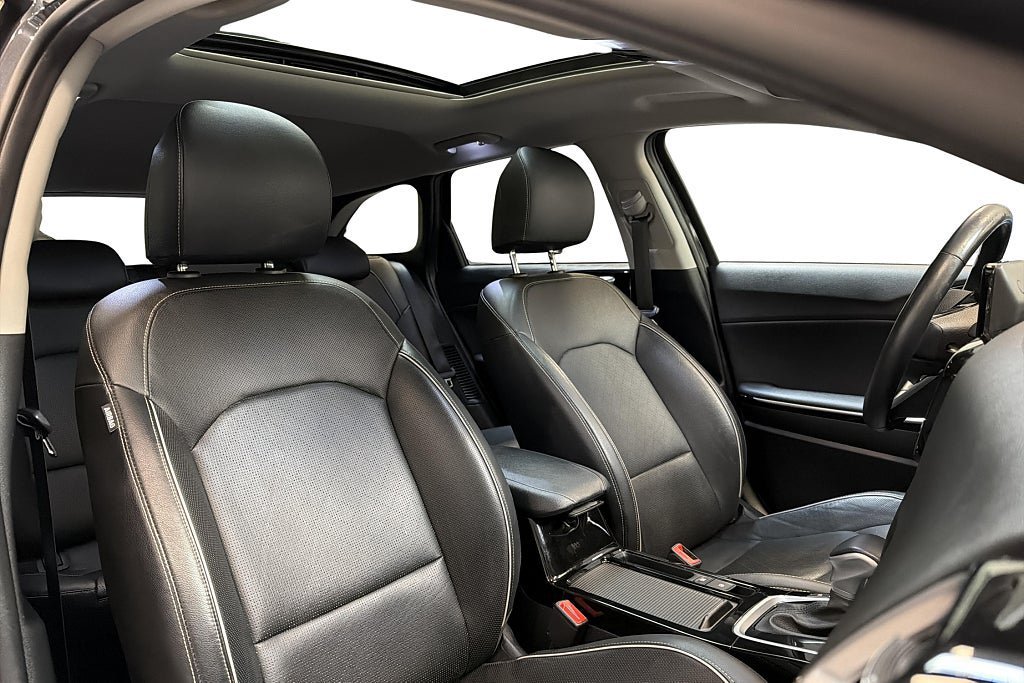 Vehicle Image 15