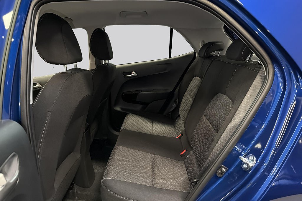 Vehicle Image 16