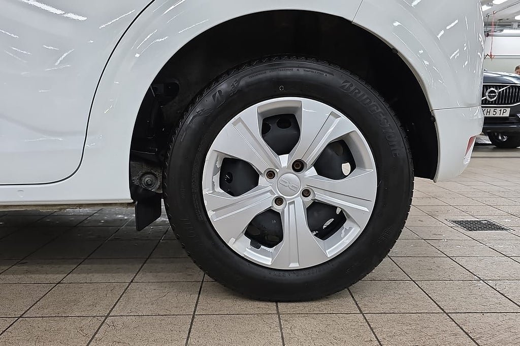 Vehicle Image 17