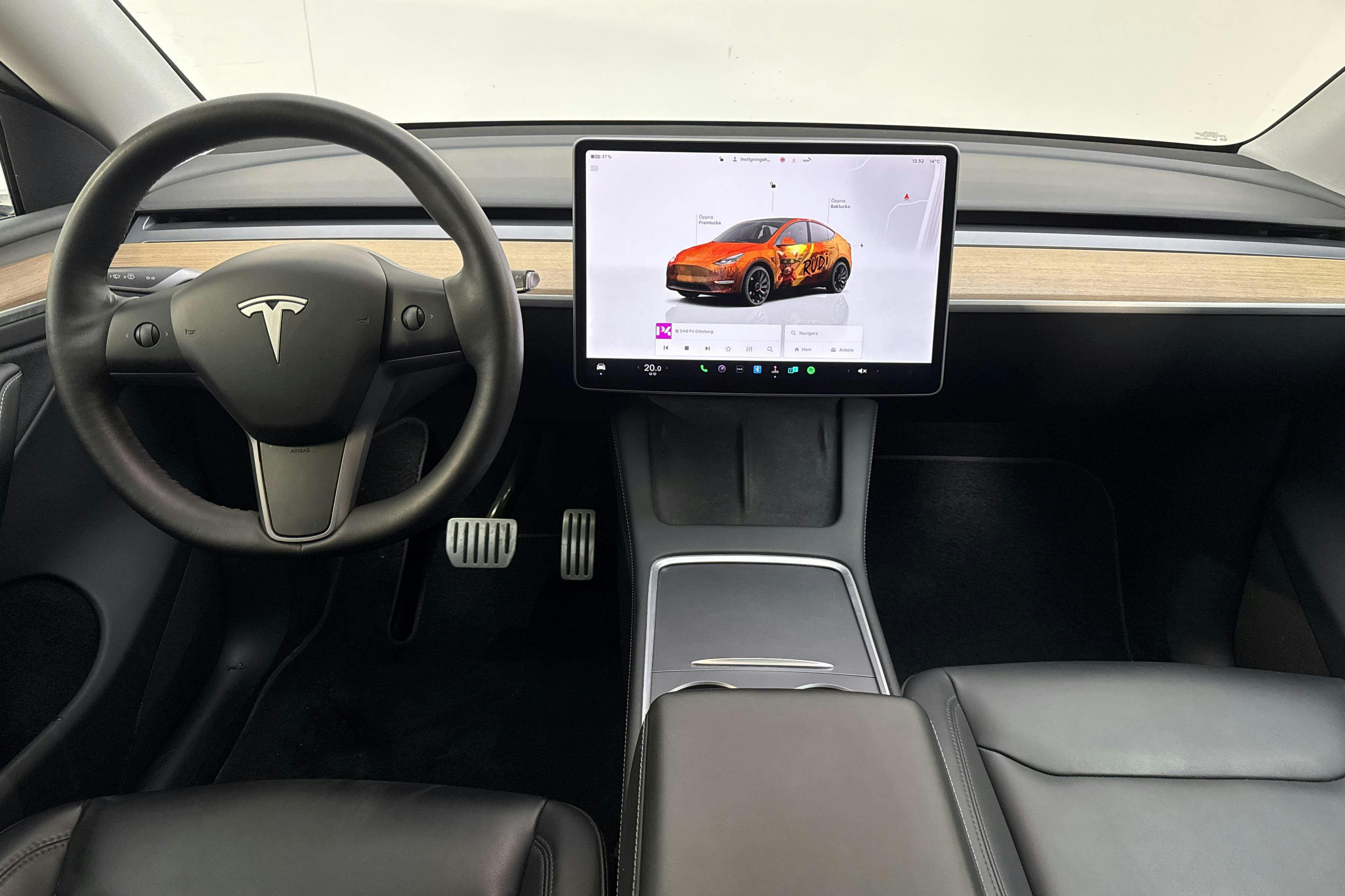 Vehicle Image 6