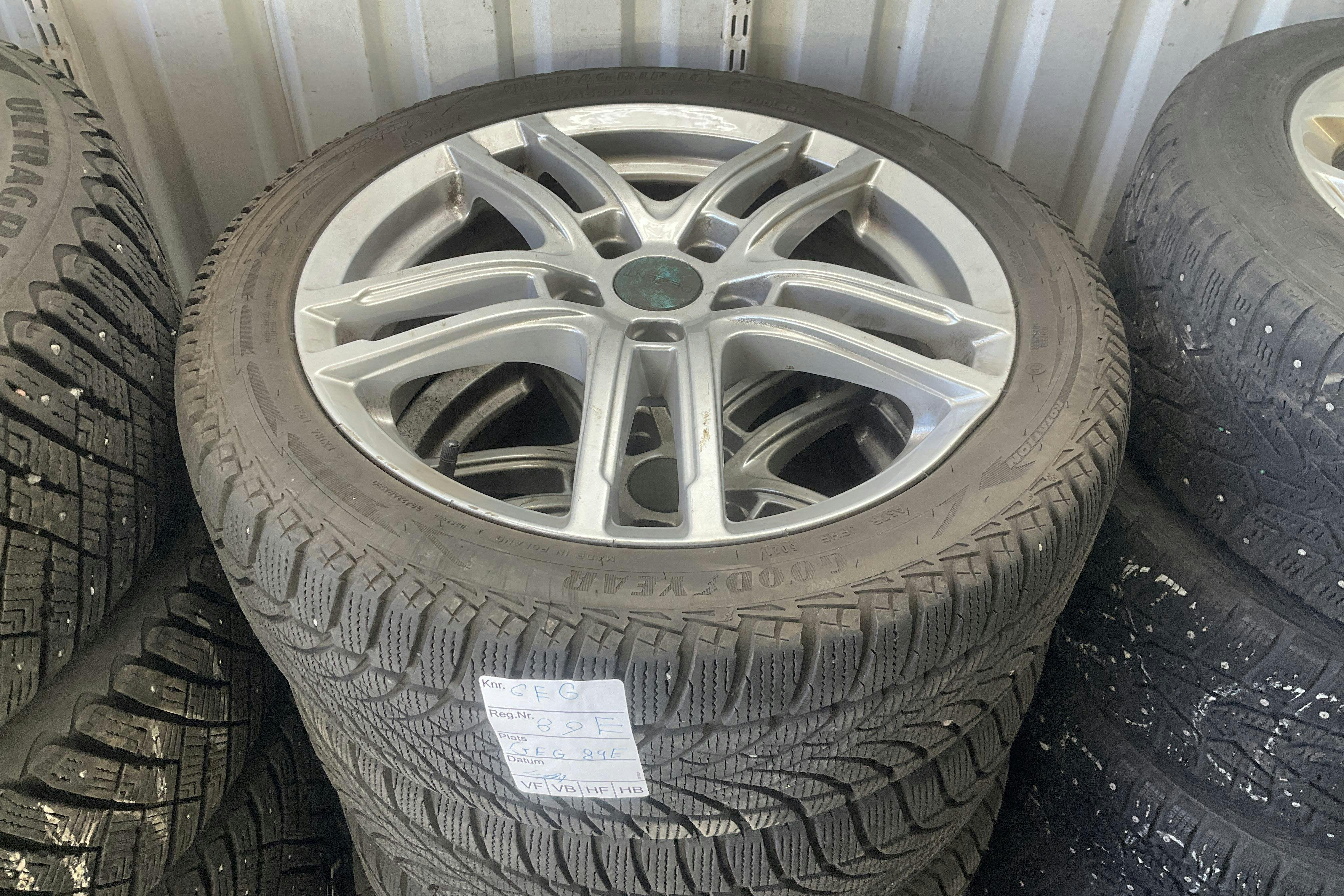 Vehicle Image 11