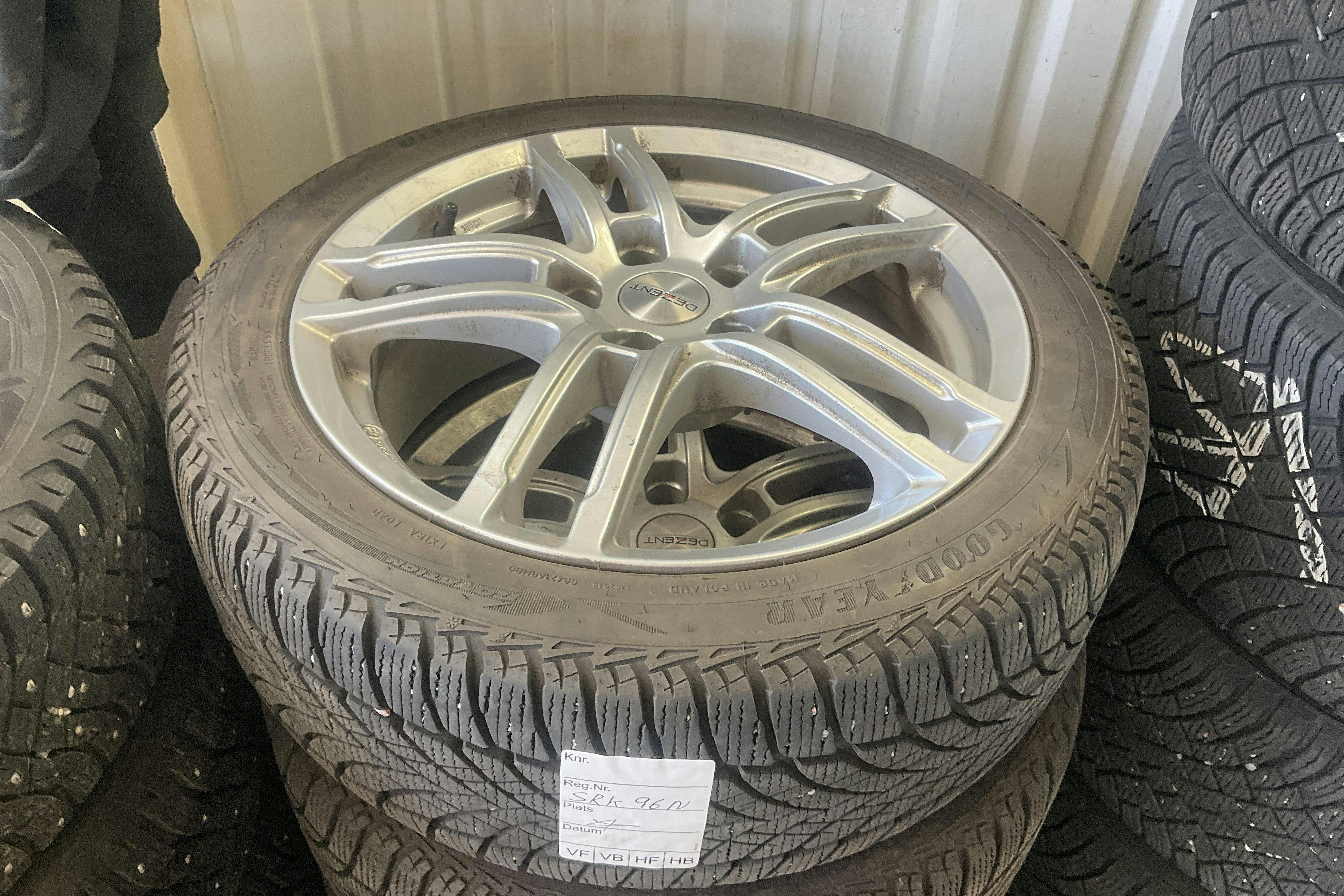 Vehicle Image 11