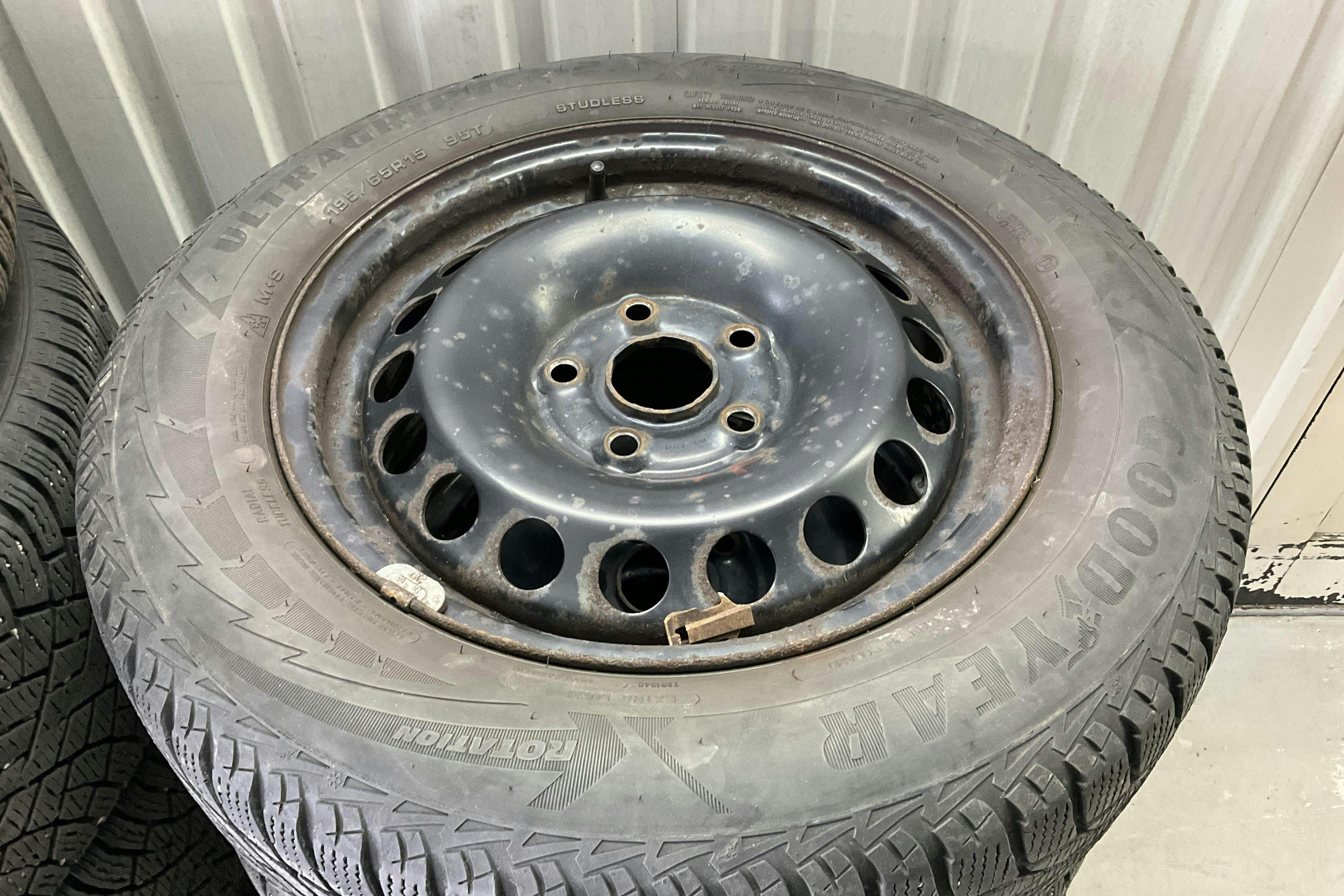 Vehicle Image 12