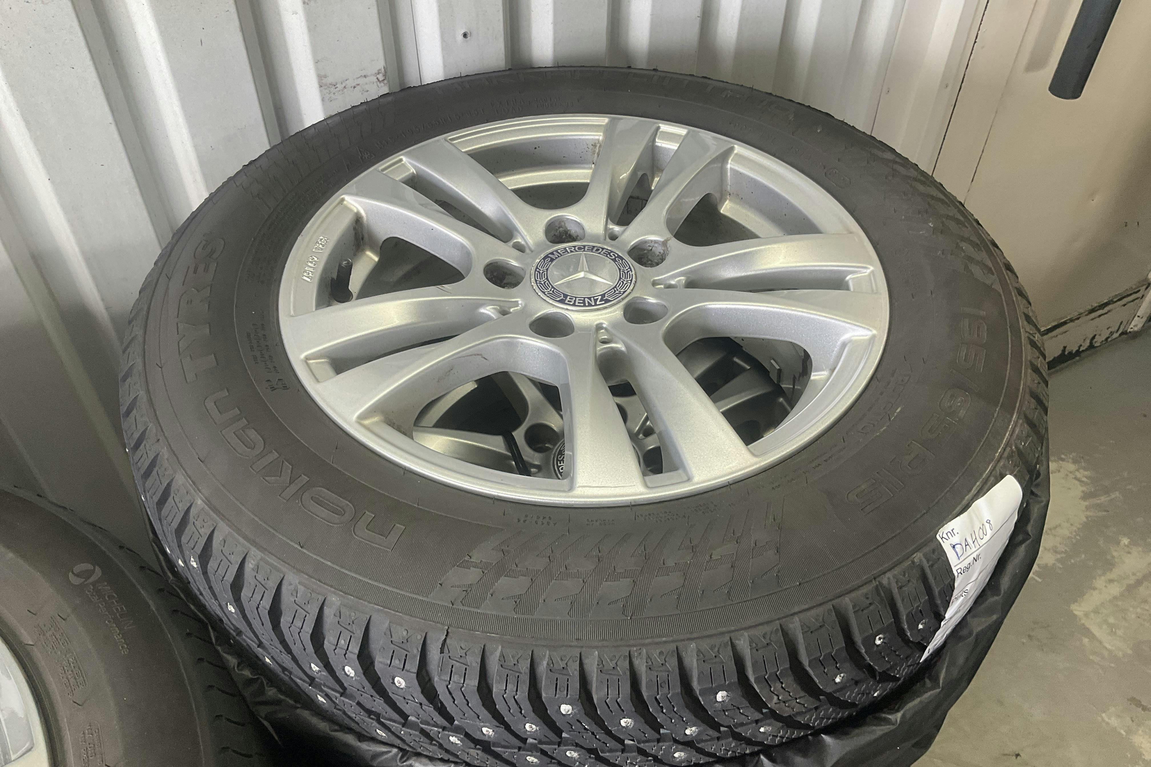 Vehicle Image 13