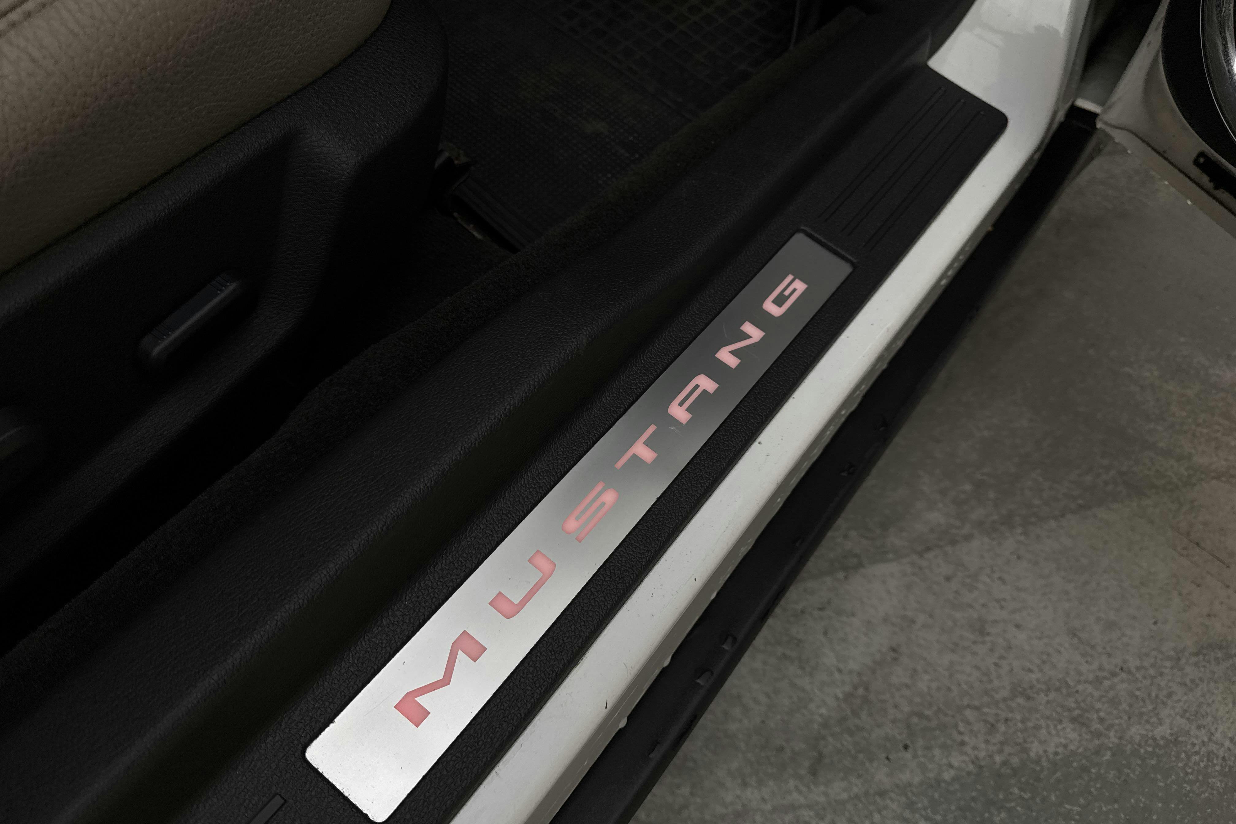 Vehicle Image 16