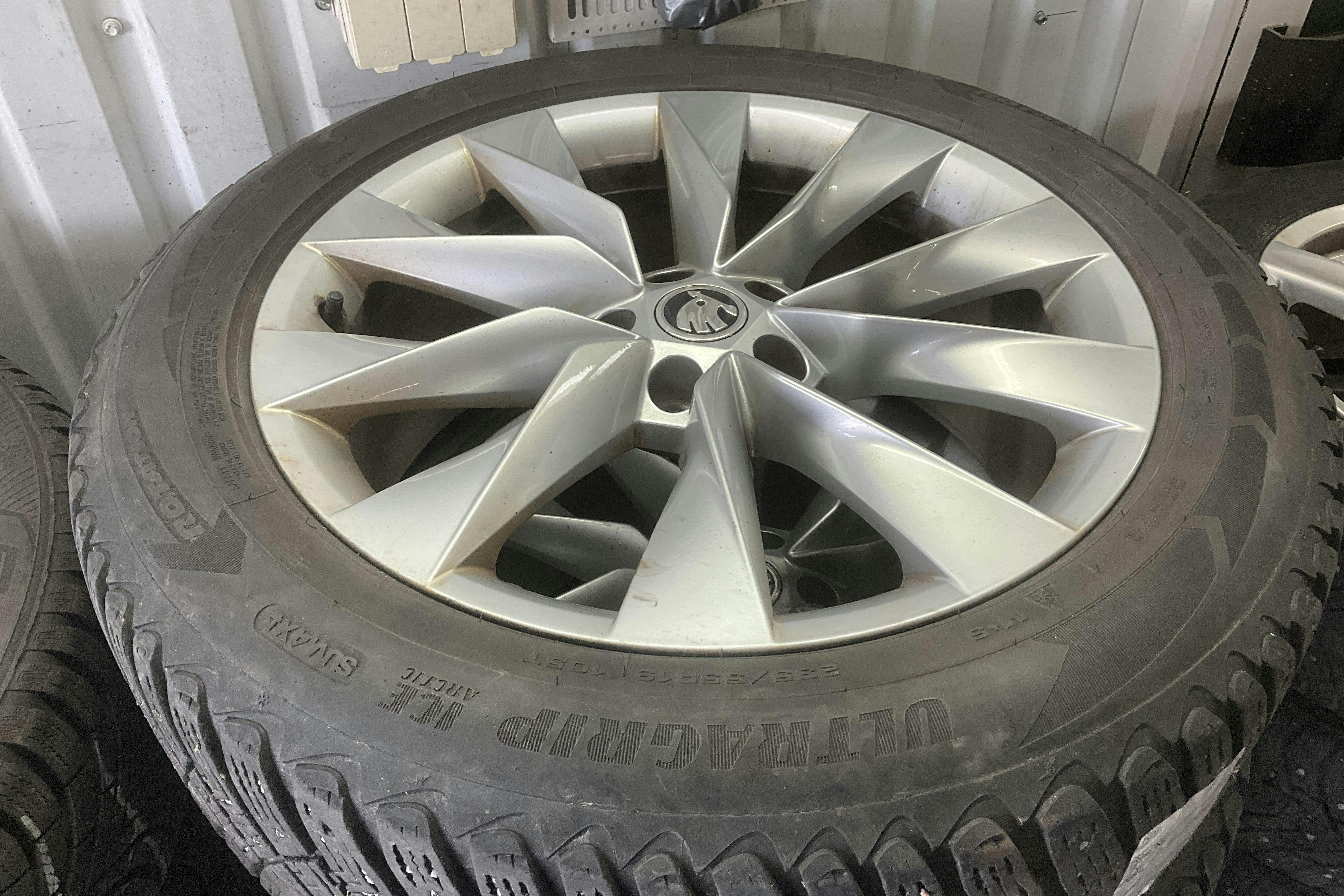 Vehicle Image 17