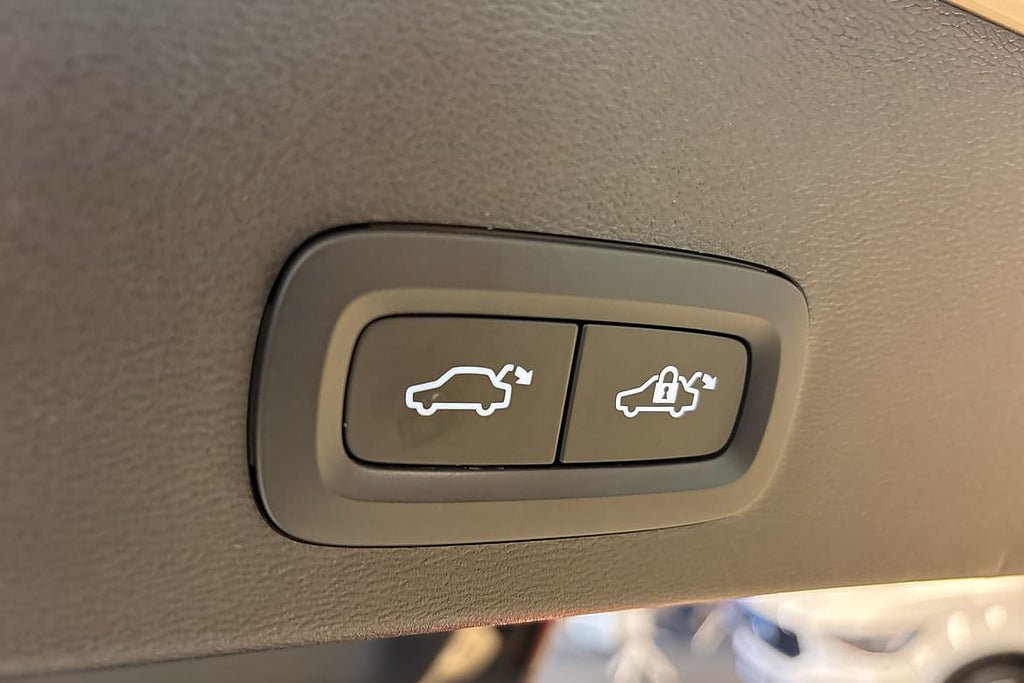 Vehicle Image 25