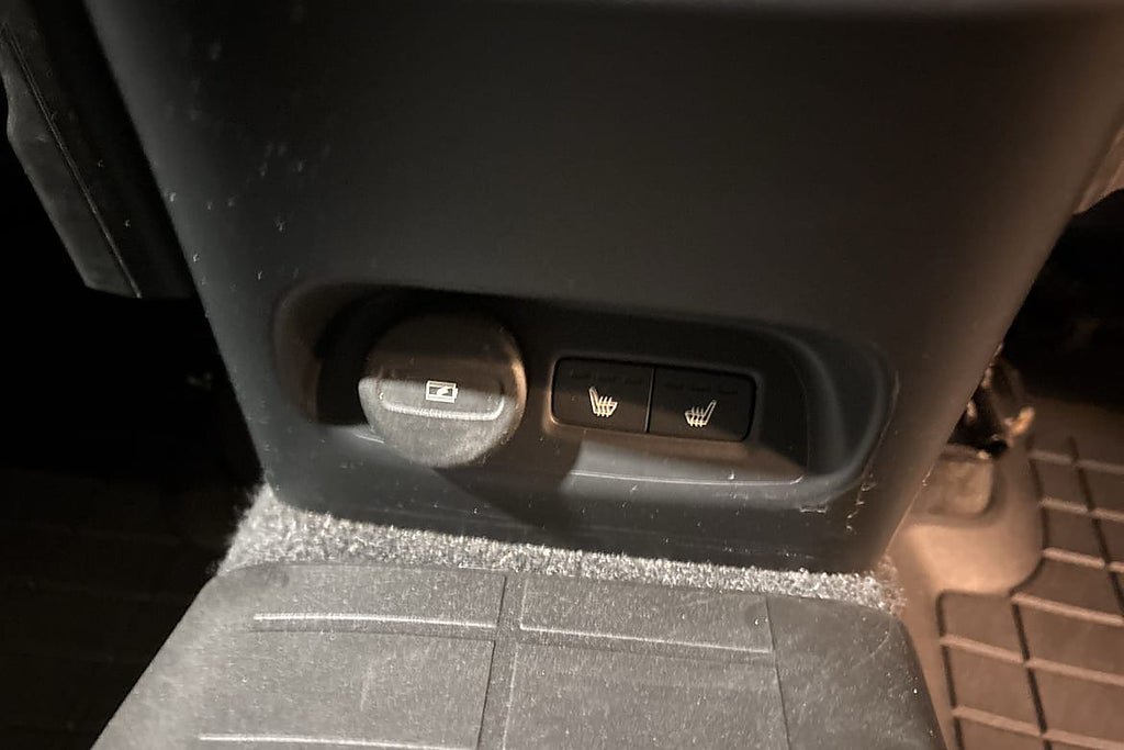 Vehicle Image 32