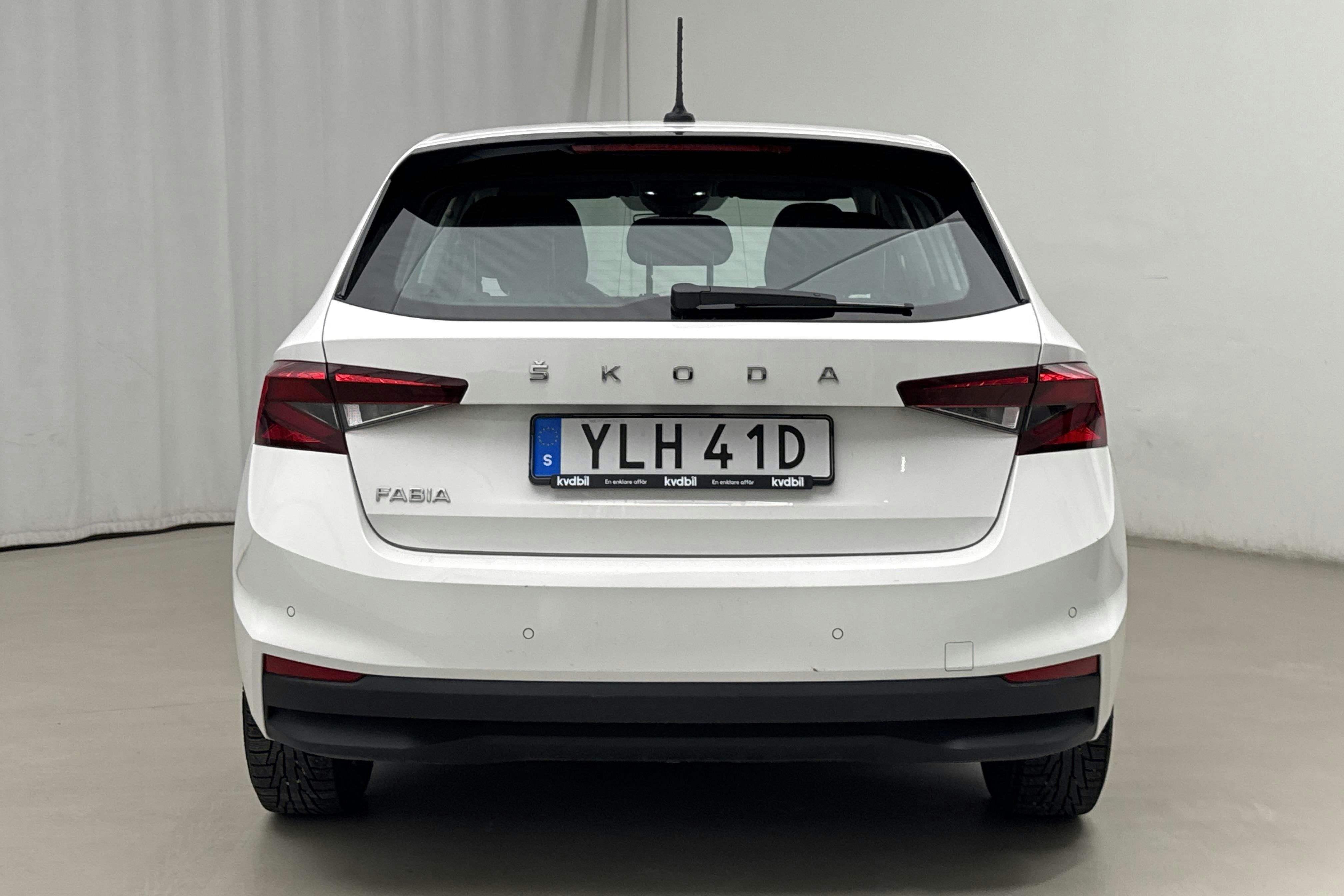 Vehicle Image 5