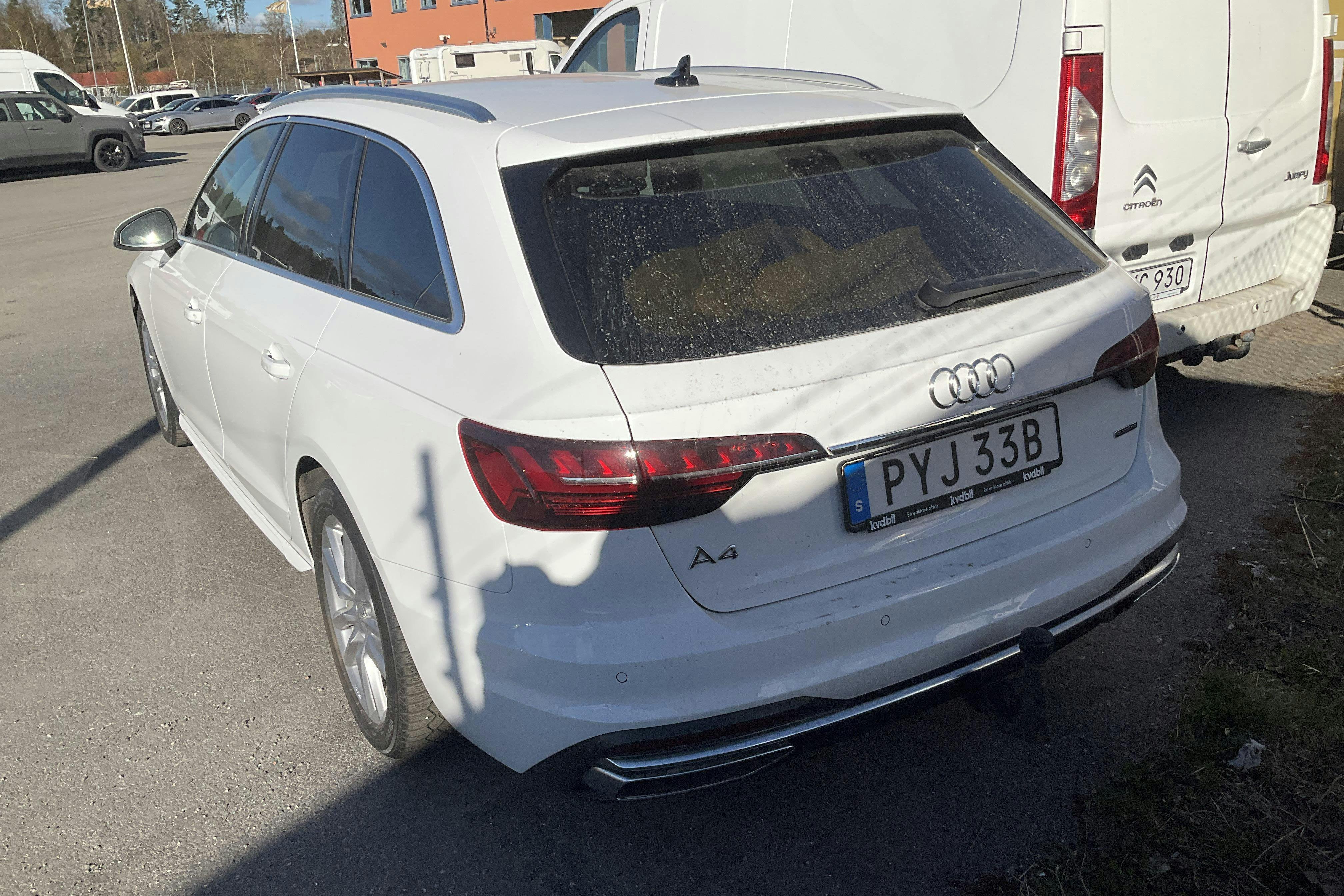 Vehicle Image 4