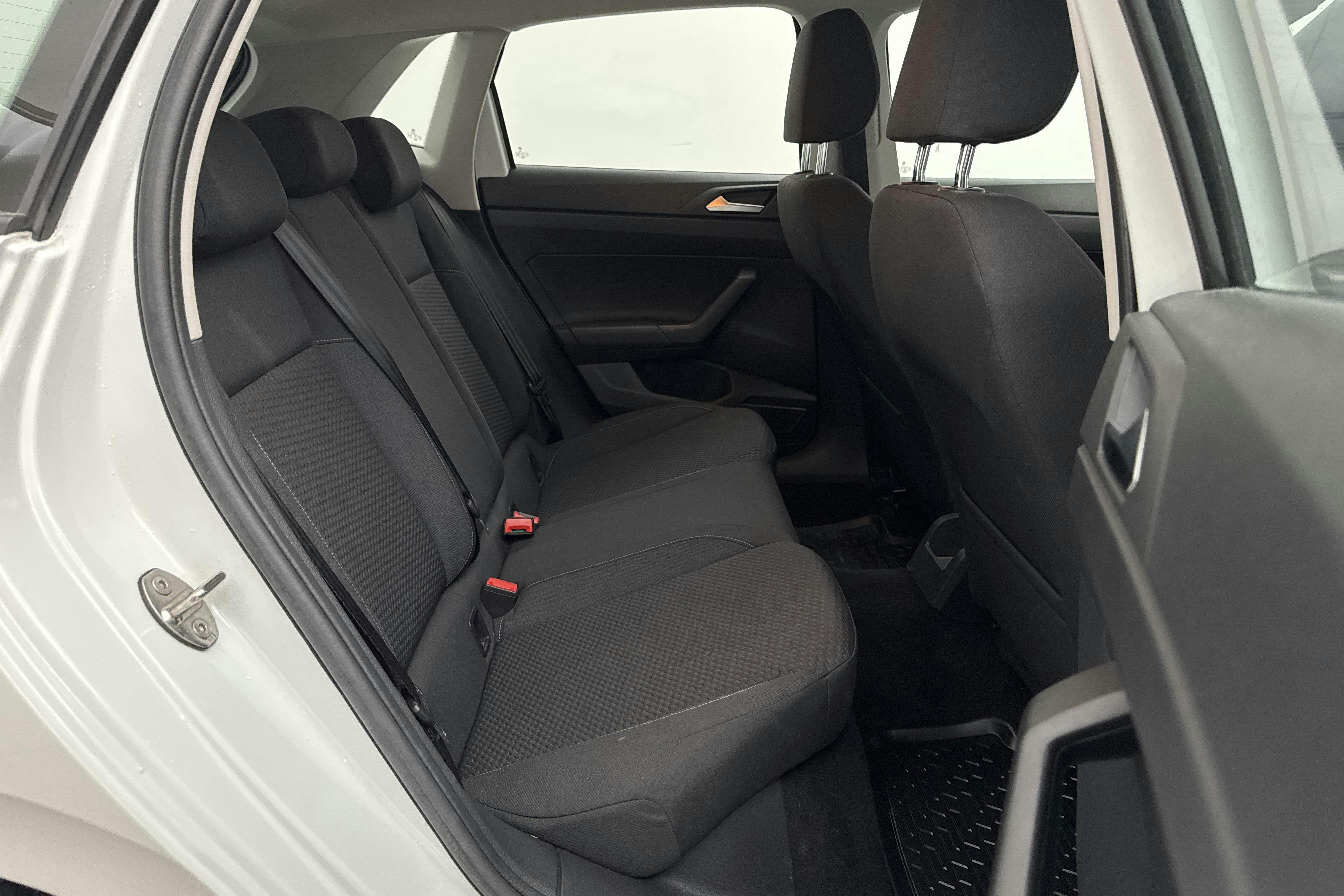Vehicle Image 8