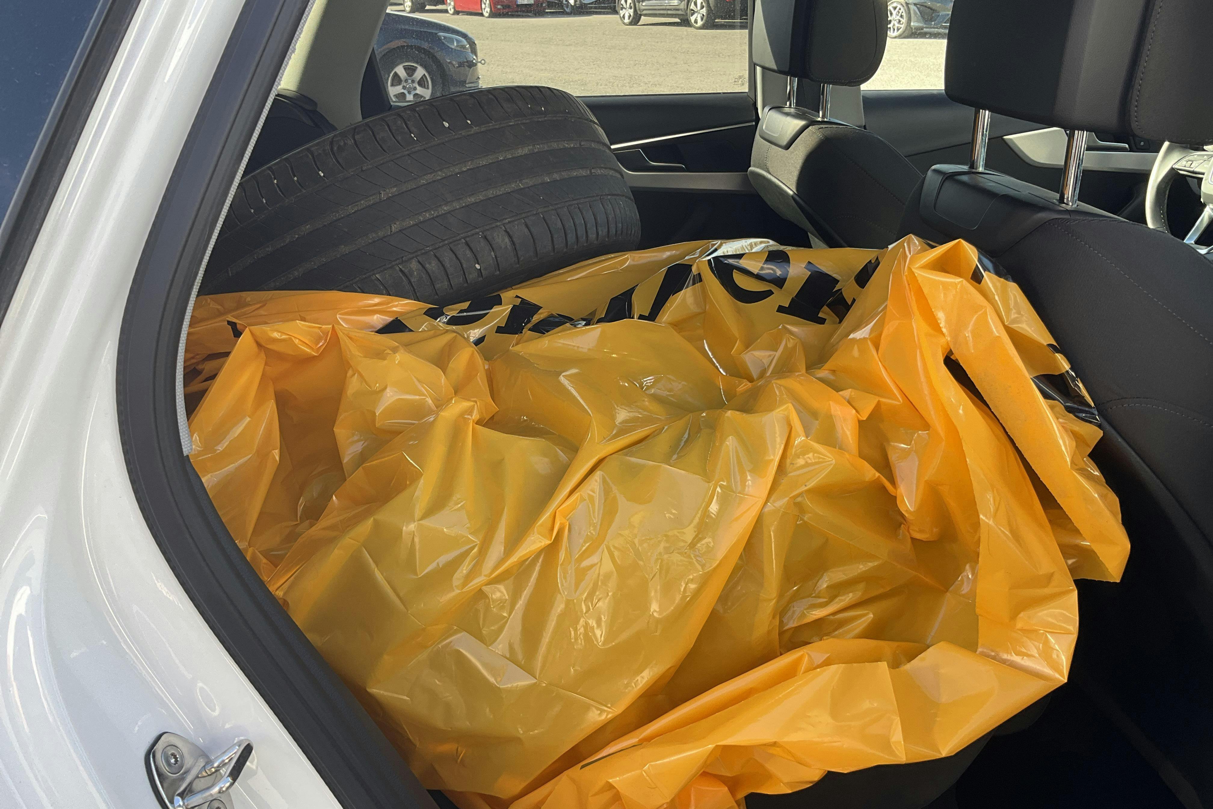 Vehicle Image 6