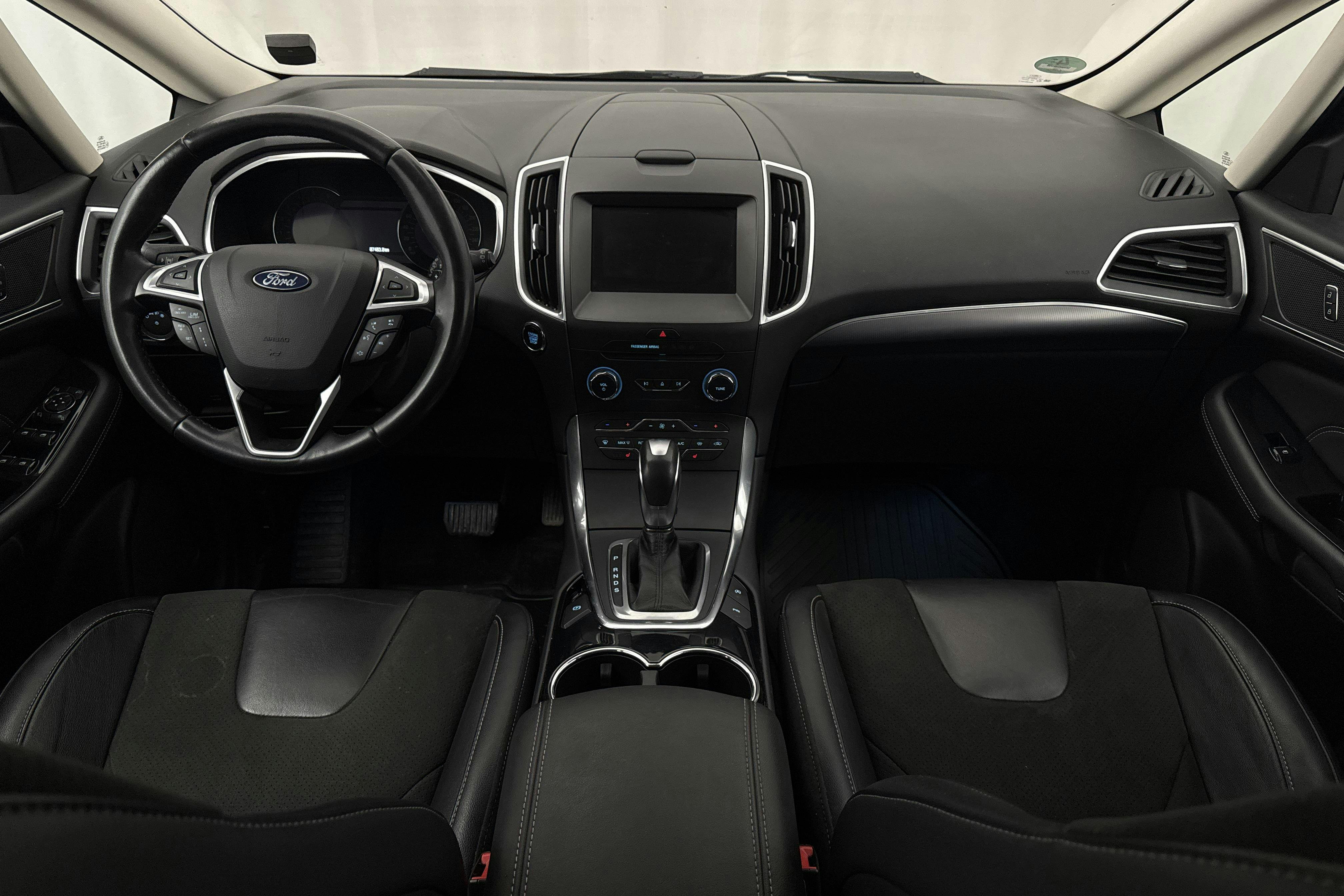 Vehicle Image 6