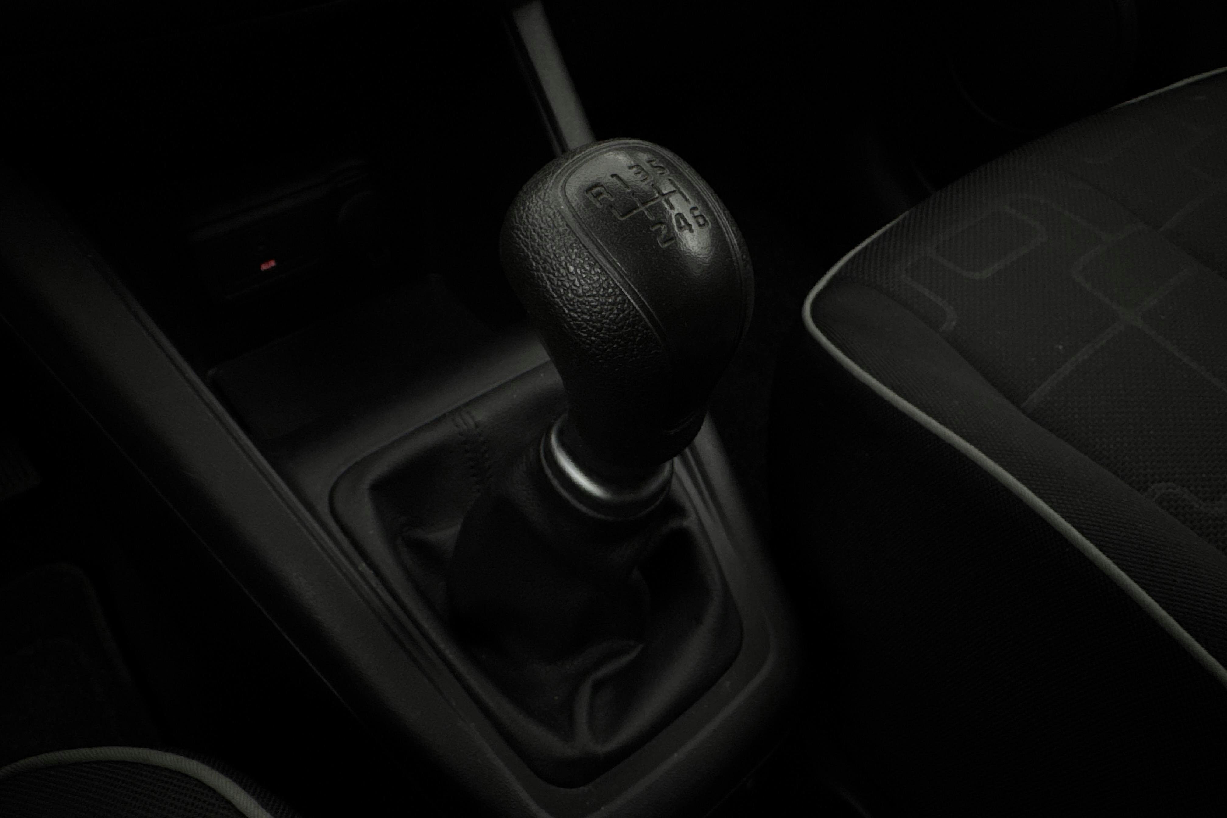 Vehicle Image 12