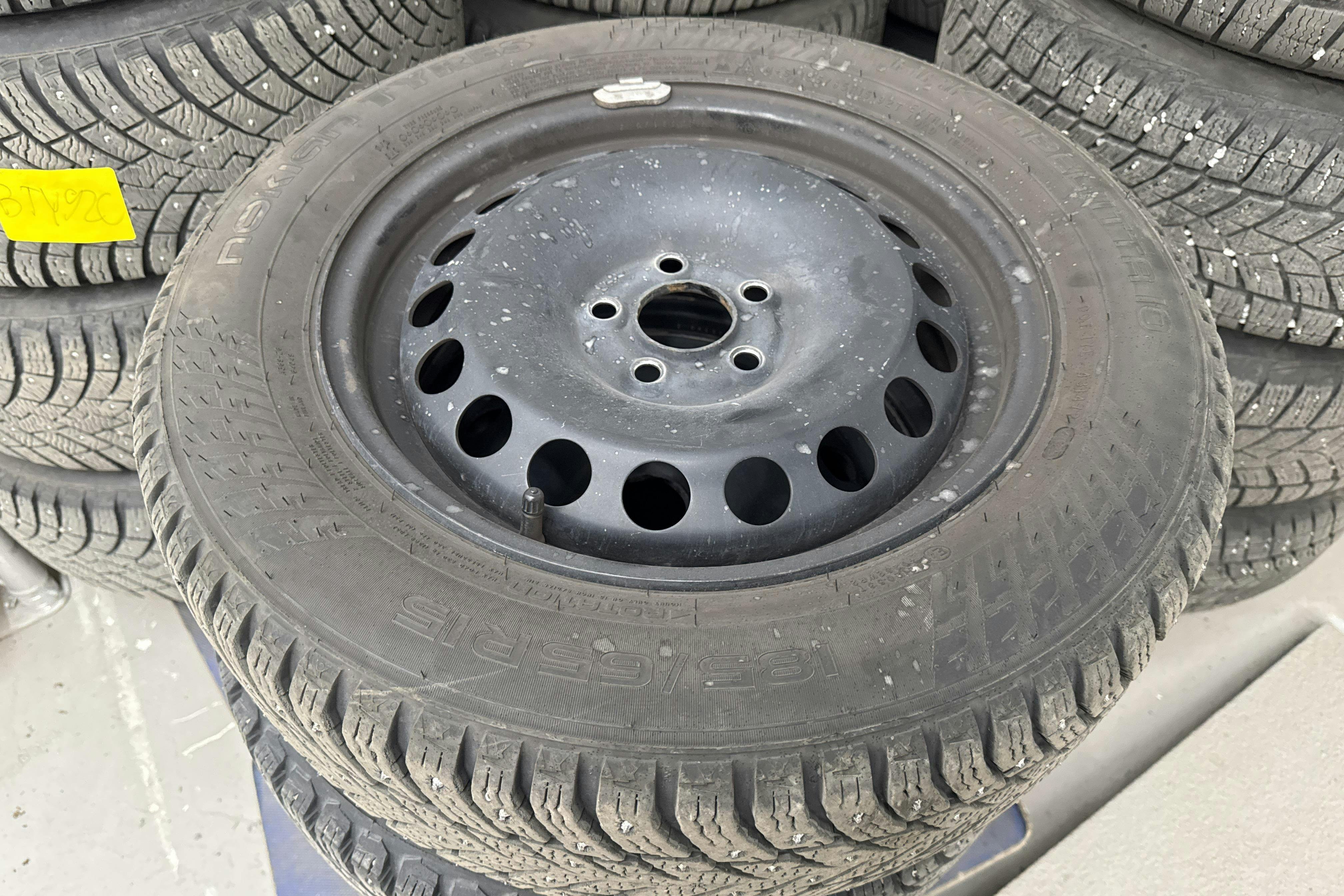 Vehicle Image 11