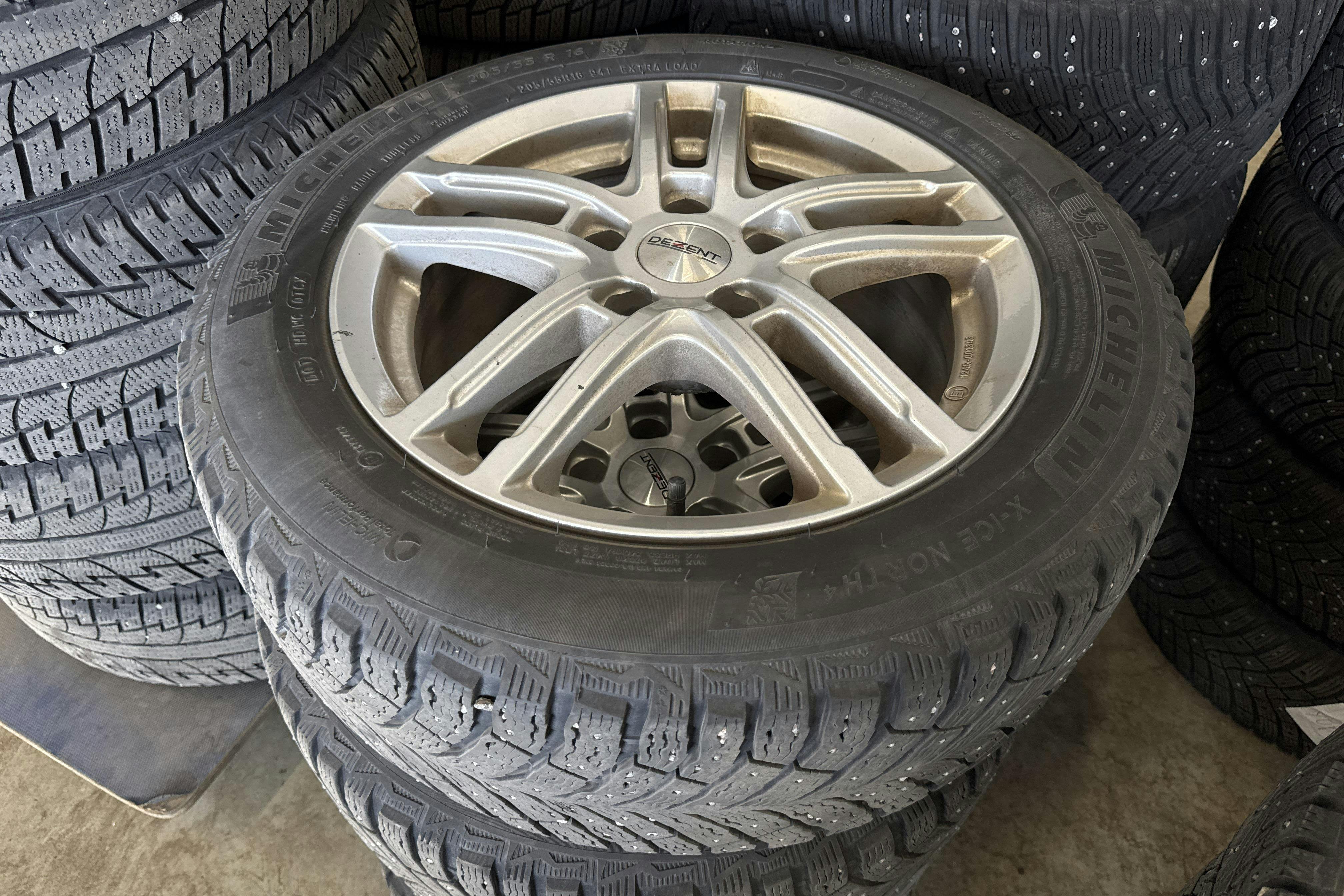 Vehicle Image 11