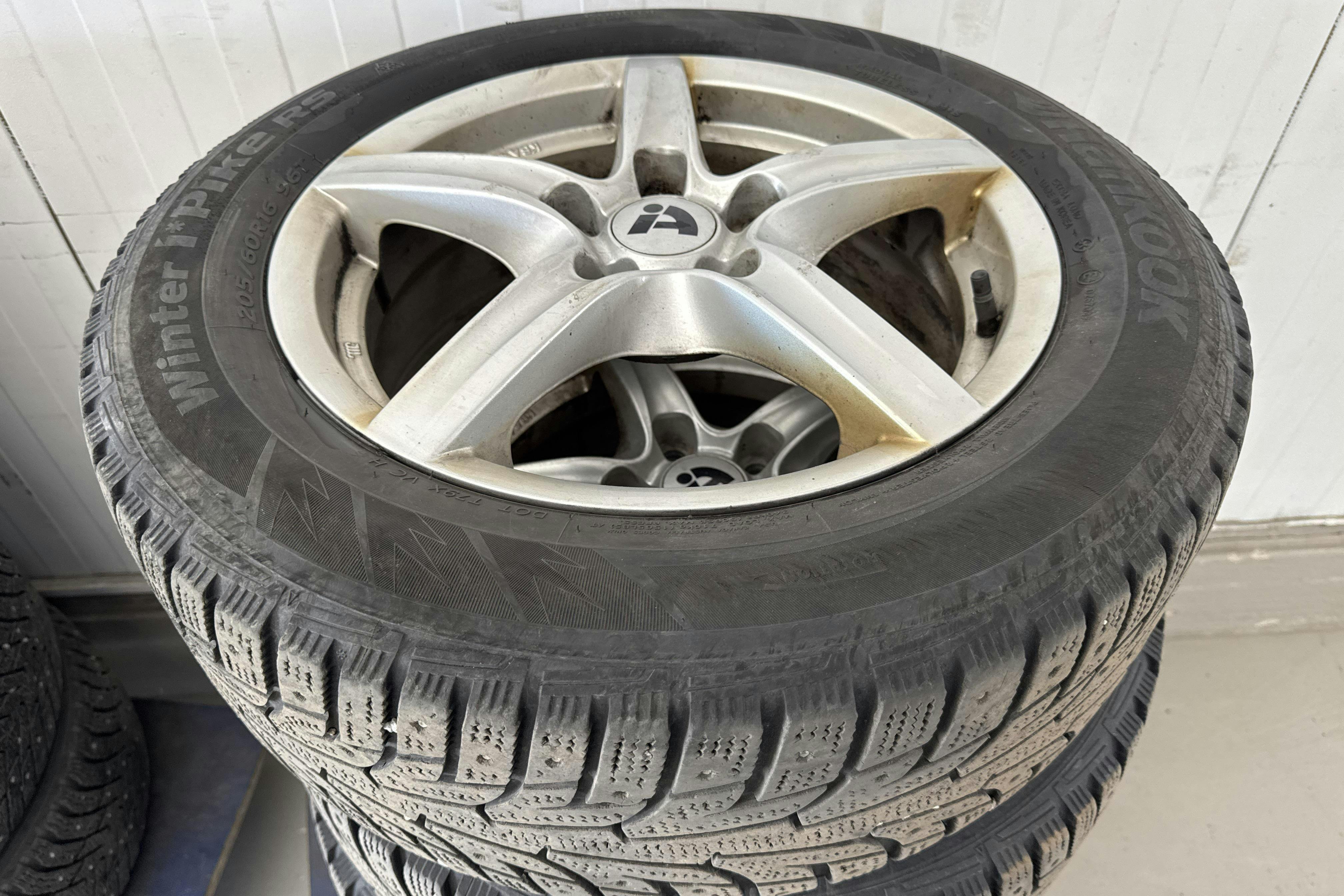 Vehicle Image 14
