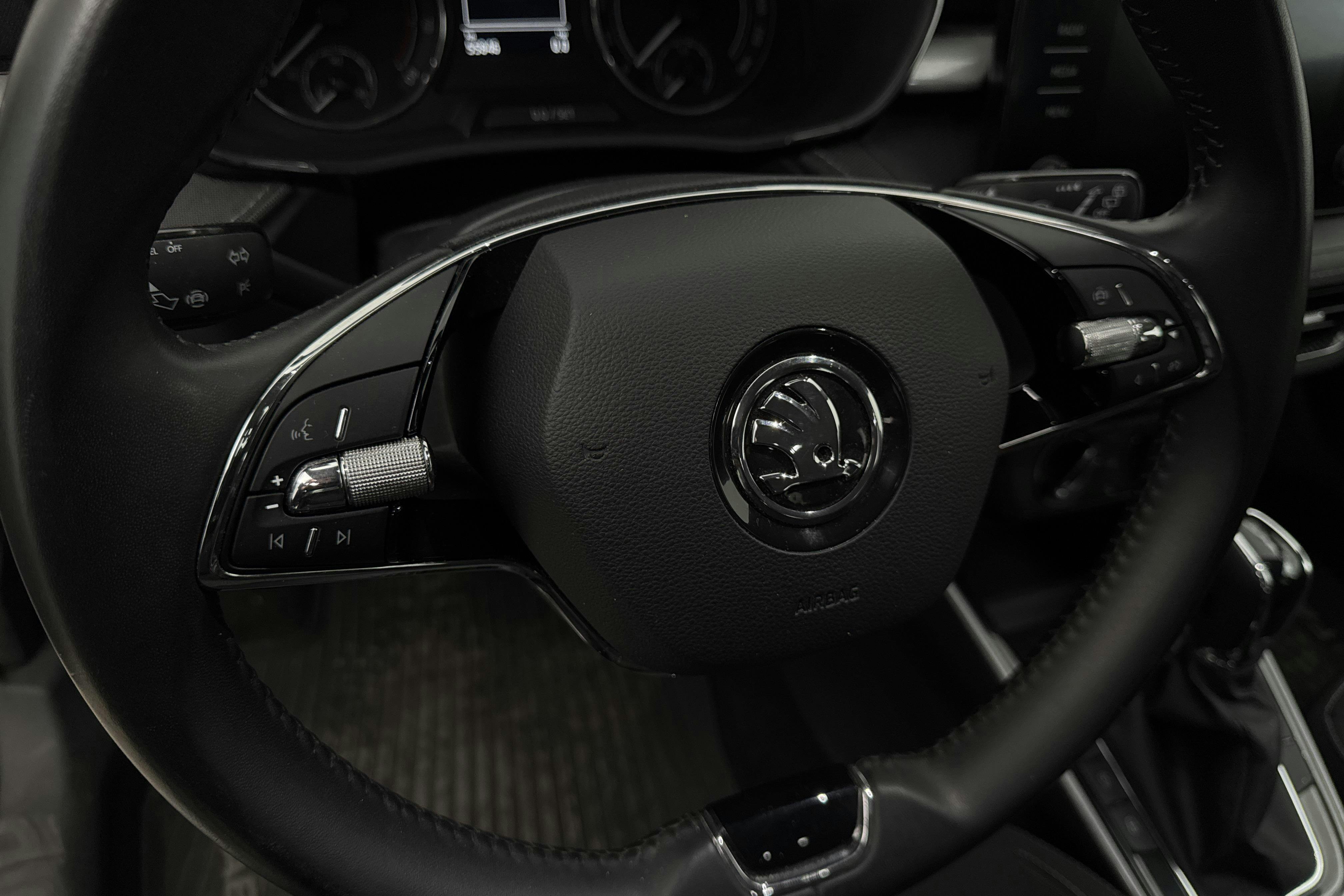 Vehicle Image 14