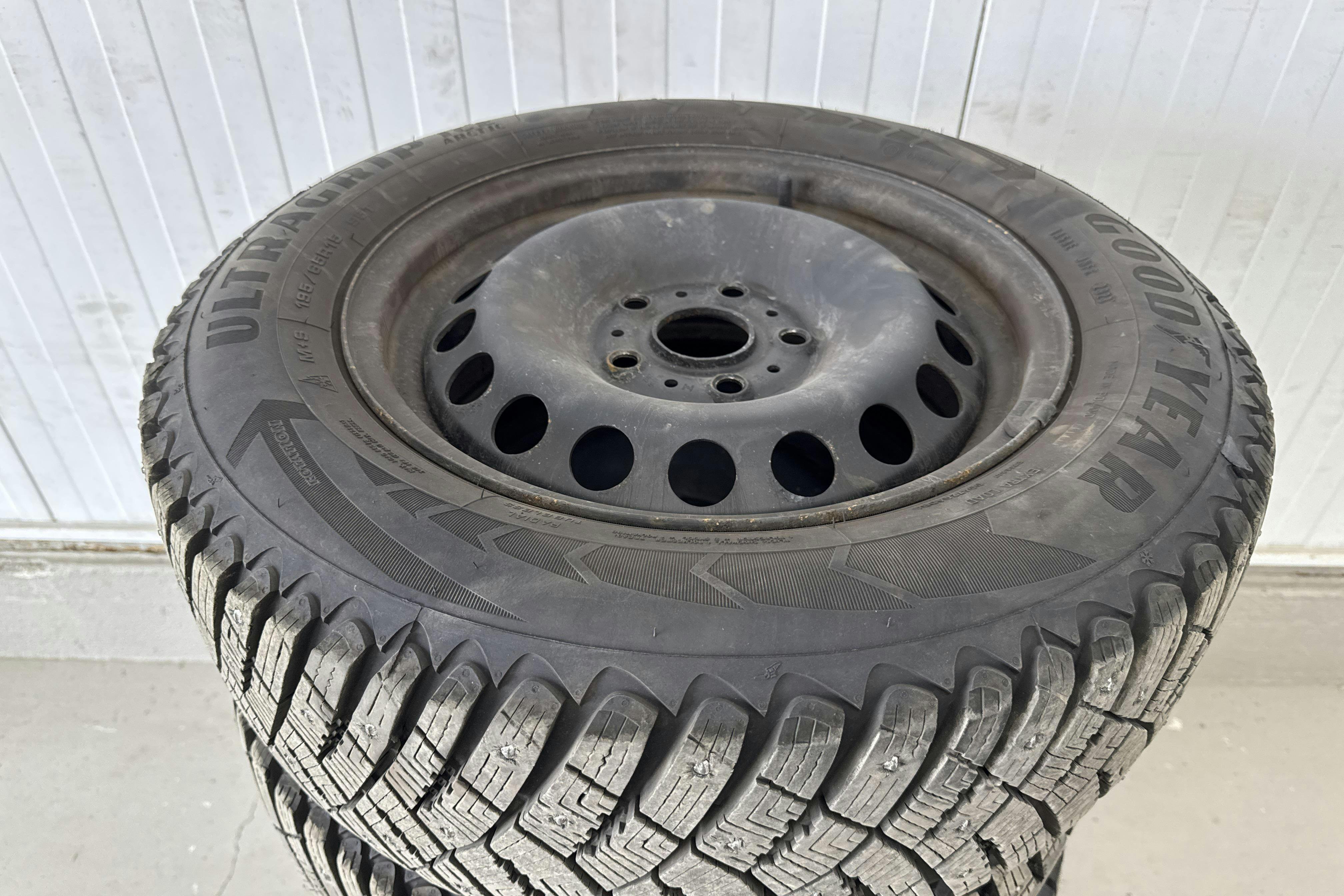 Vehicle Image 15