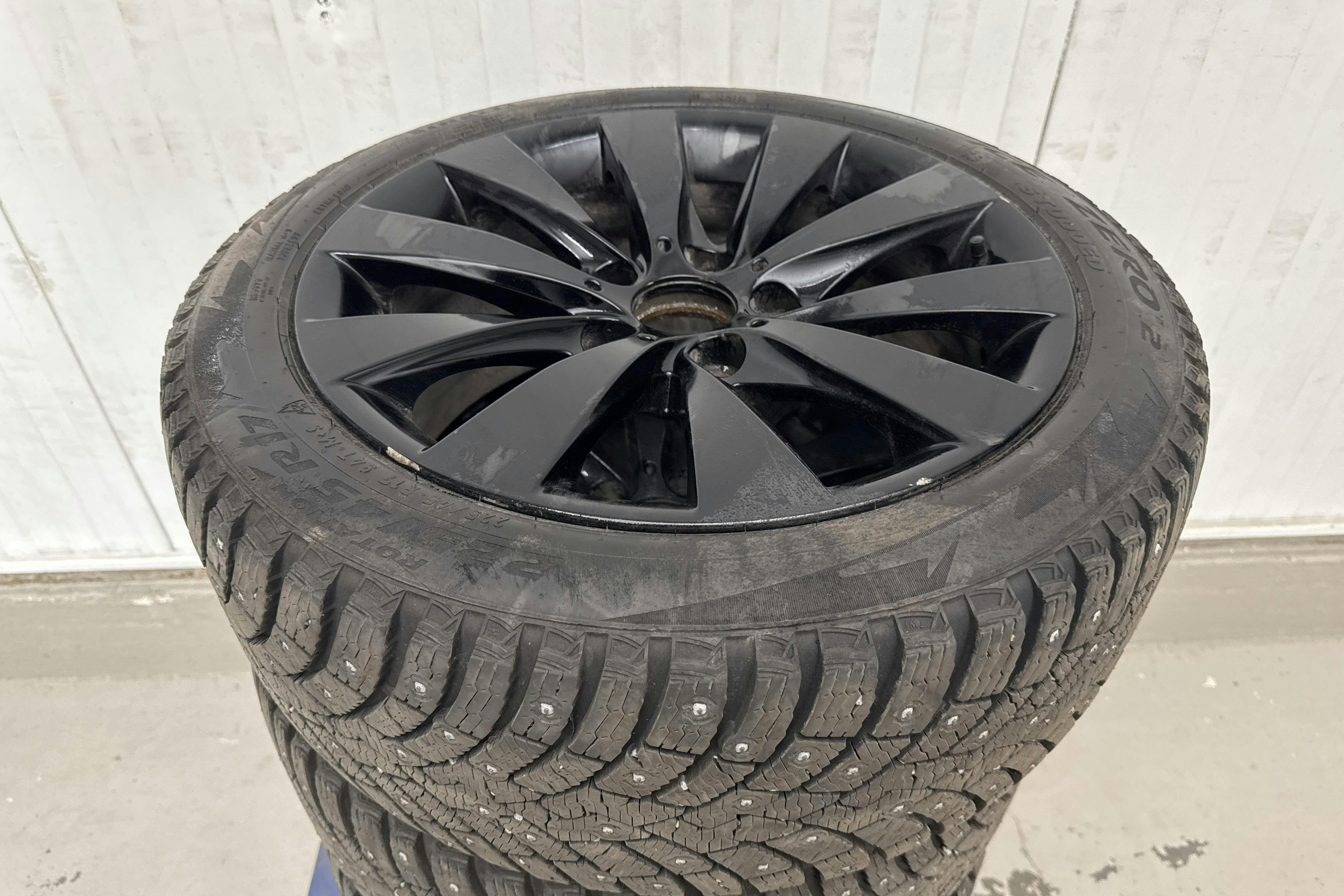 Vehicle Image 15
