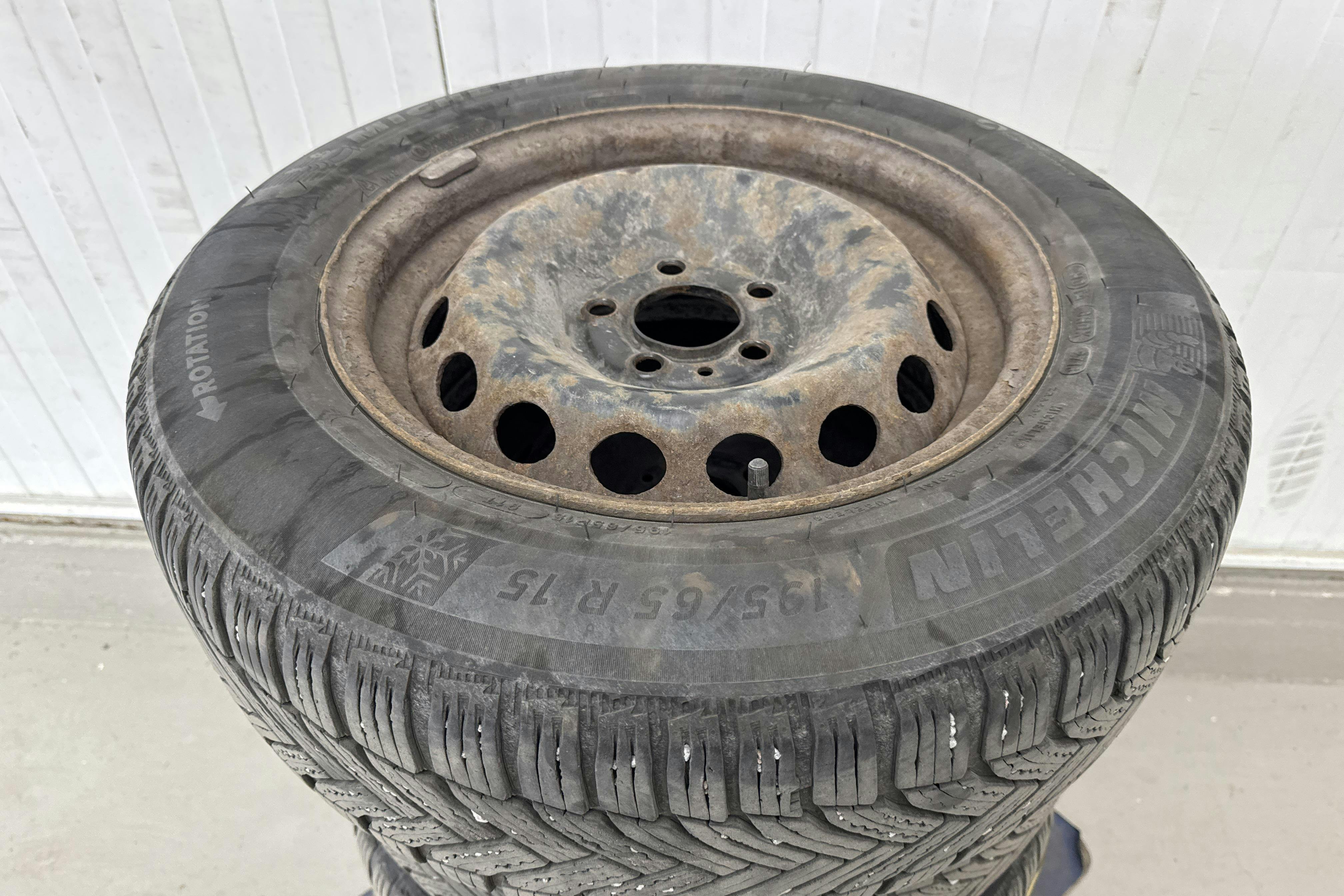 Vehicle Image 15
