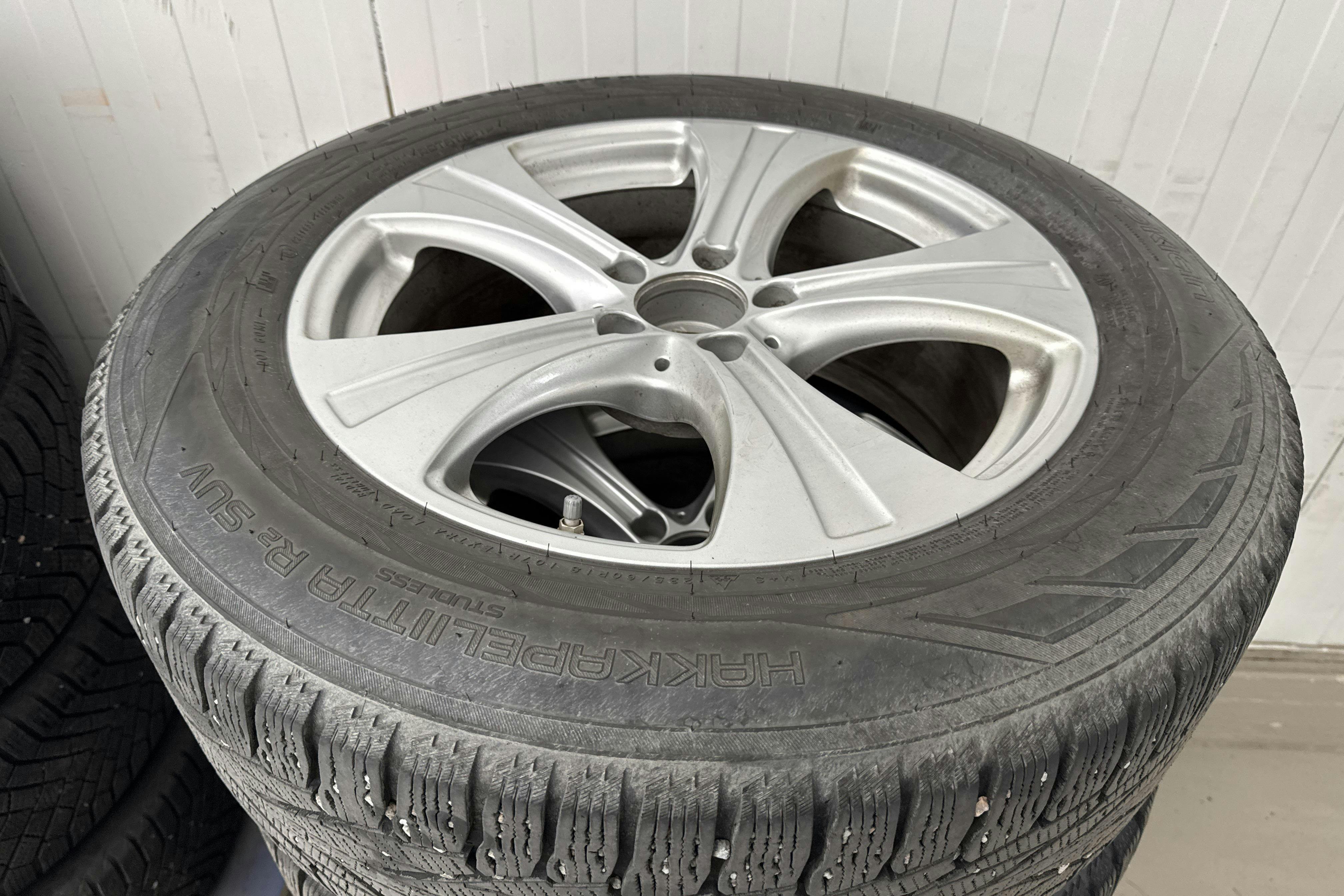 Vehicle Image 19