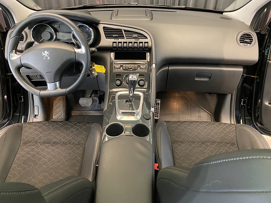 Vehicle Image 42